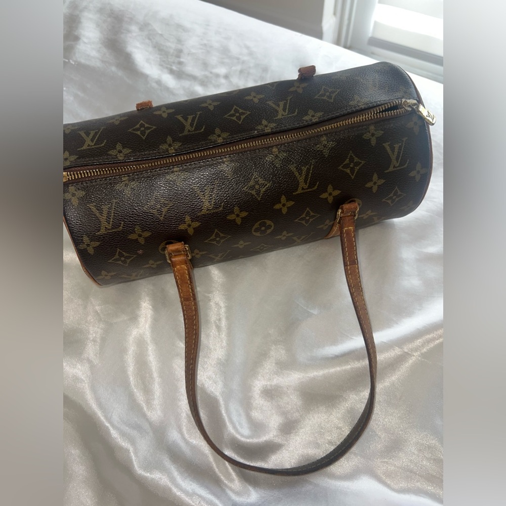 Authentic Louis Vuitton Papillon 30 handbag